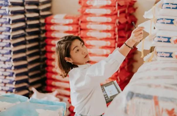perbedaan supplier dan distributor